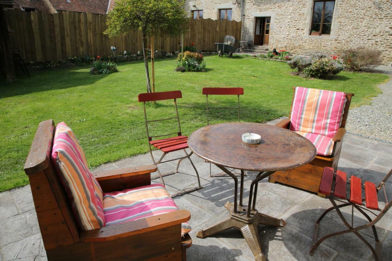 Chambre d'hôte Courtoux Saint-Denis-sur-Sarthon Extérieur photo
