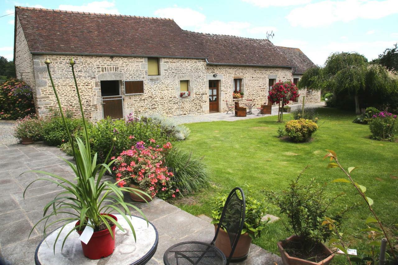 Chambre d'hôte Courtoux Saint-Denis-sur-Sarthon Extérieur photo